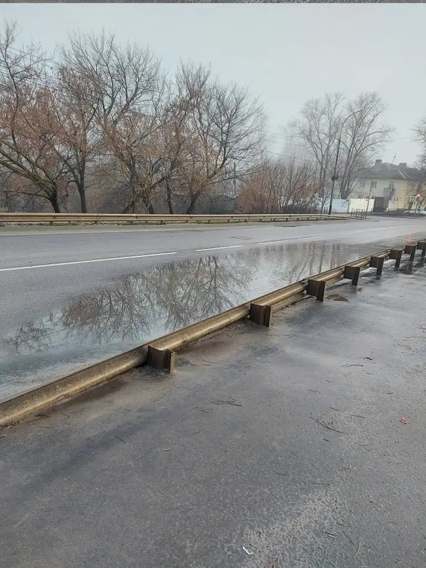 На отремонтированной в прошлом году в Тамбове улице образуются огромные лужи