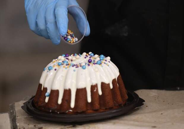 В Москве продают «Кремлевский кулич» за 100 тыс. рублей