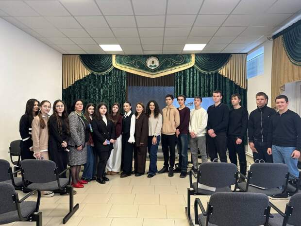 Школьники Хакуринохабля узнали о бизнесе от экспертов "Мой бизнес"