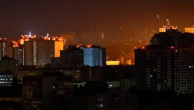 Левый берег Киева остался без света и воды