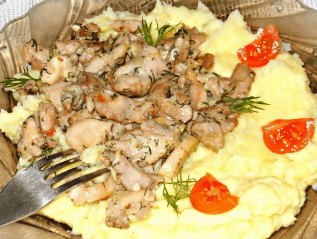 Куриное филе с чесноком и сыром. Вкуснятина!