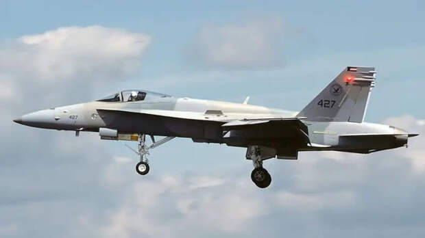 Расстрелял в упор: опубликовано видео уничтожения истребителя F-15 пилотом ВВС Кувейта