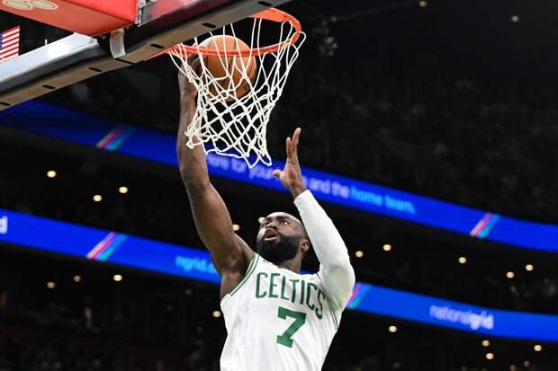 Атланта — Бостон 112:102. Хоукс обыграли Селтикс в Стэйт Фарм-Арене