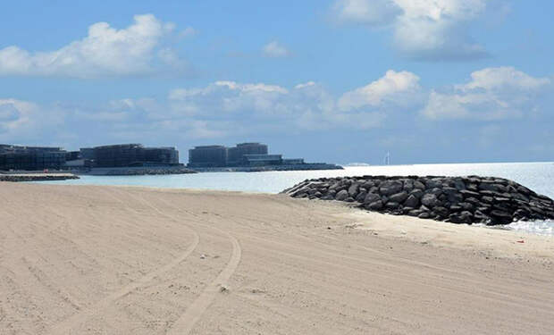 Почему совершенно пустой отрезок песка на окраине Дубая продали за 34 миллиона долларов: видео