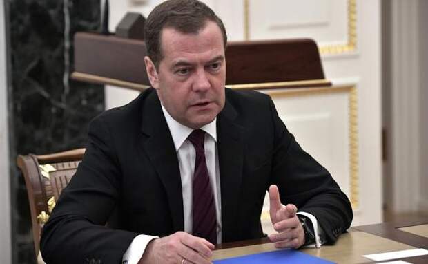 Медведев: в Верховной Раде нет здравомыслящих сил, на Украине командуют США