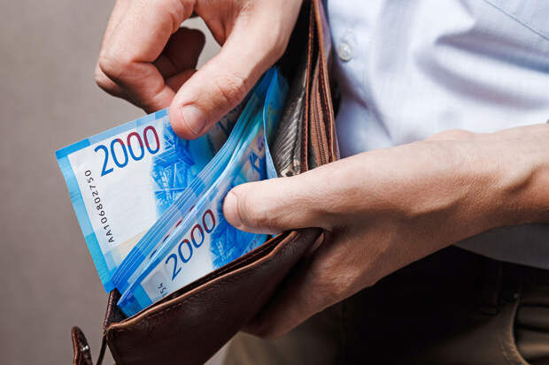 Депутат Говырин: праздники не дают право уменьшать зарплату