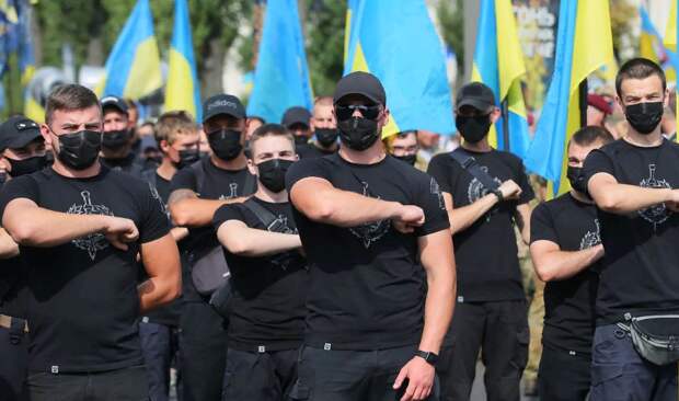современные украинские нацисты, здесь они ещё пока живы...