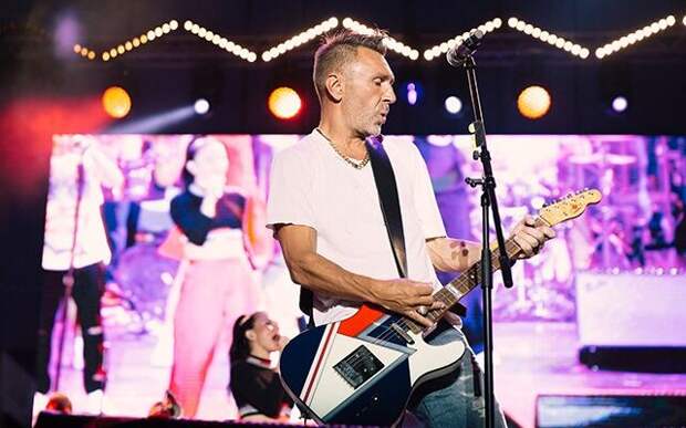 Сергей Шнуров заявил, что оставит сцену, если введут запрет на мат в музыке