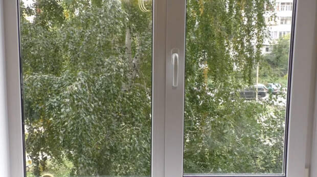 Простой и действенный способ отмыть окна до блеска