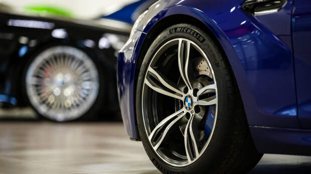 В ущерб бюджету: почему россияне покупают дорогие автомобили