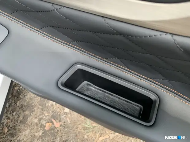 Китайцы сделали замену суперпопулярному Lexus RX — за что просят 4 миллиона (фото и видео)