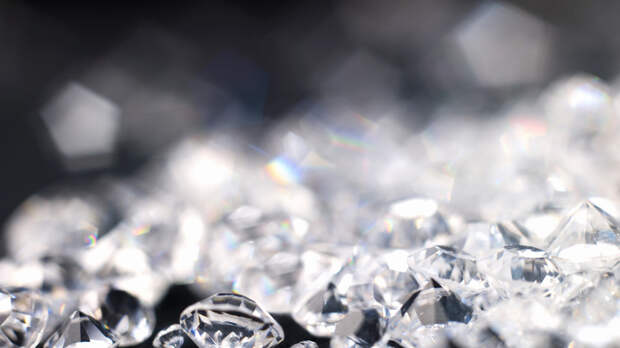 Минфин готовит указ о введении экспортных пошлин на алмазы