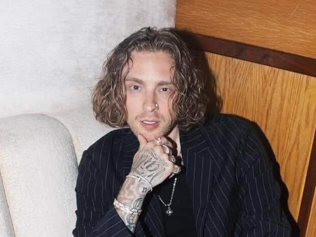 Егор Крид вернул образ 2016-го и теперь не может налюбоваться собой