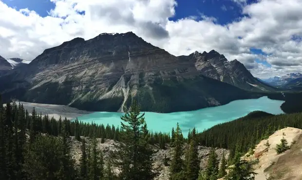 Канадское озеро Пейто: почему оно имеет такой восхитительный цвет воды