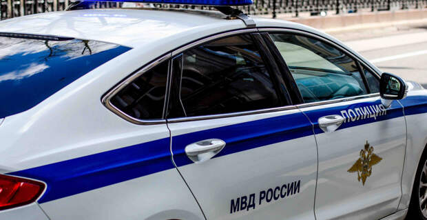 В Омске полиция задержала работающего на телефонных мошенников курьера