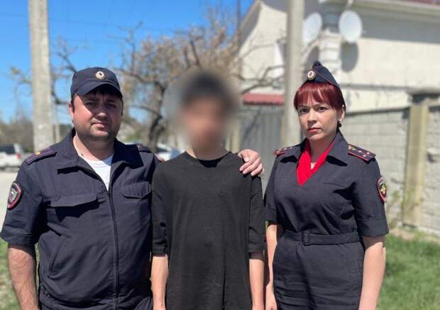 В Симферополе полиция вернула домой сбежавшего подростка