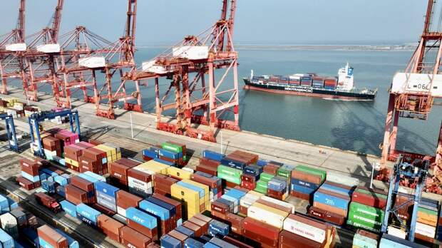 Экспорт Китая подскочил на 22% перед войной в Иране, но теперь Пекин столкнулся с риском глобального шока