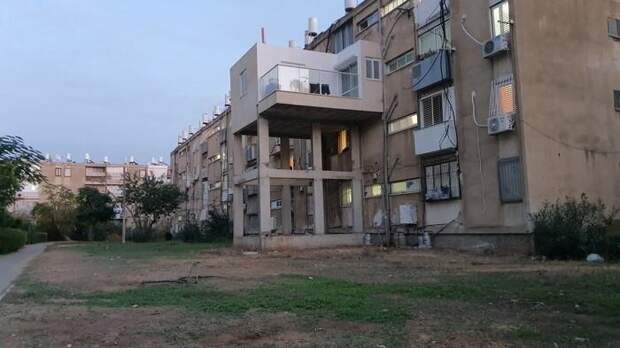 Скромностью тут и не пахнет Скромностью тут и не пахнет