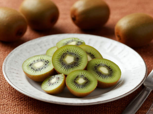 Кардиолог Аурелио Рохас назвал киви самым полезным фруктом