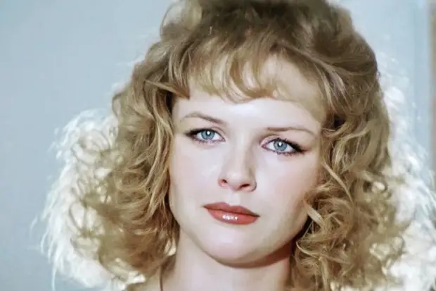 Александра Яковлева в гробу. Первые кадры с прощания в Петербурге