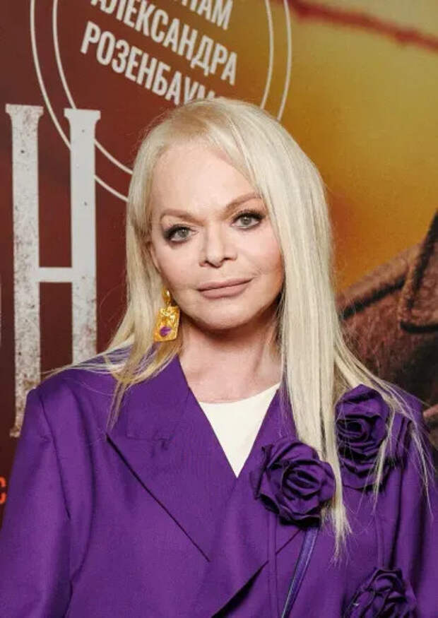 Лариса Долина