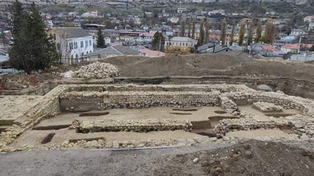 Археологи исследовали фундамент церкви XIX века в Бахчисарае