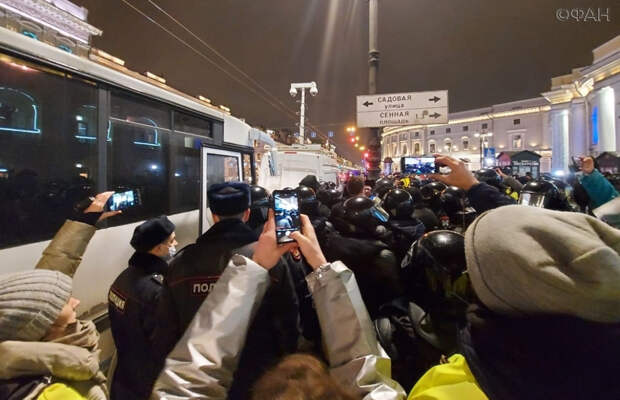 Экс-глава штаба Навального предрек кровь 31 января, которую требуют западные кураторы
