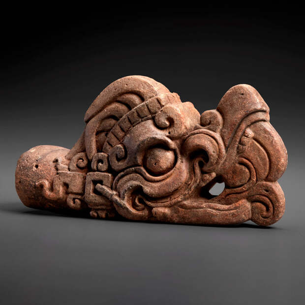 Голова пернатого змея. Майя, 600-900 гг. н.э. Коллекция The Museum of Fine Arts, Хьюстон.