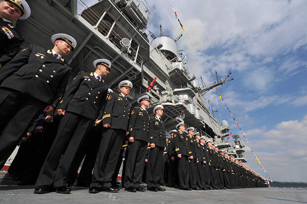 С праздником, морские волки! 