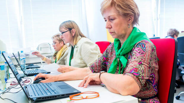 На переподготовку глав школ и детсадов в РФ направят 220 млн рублей