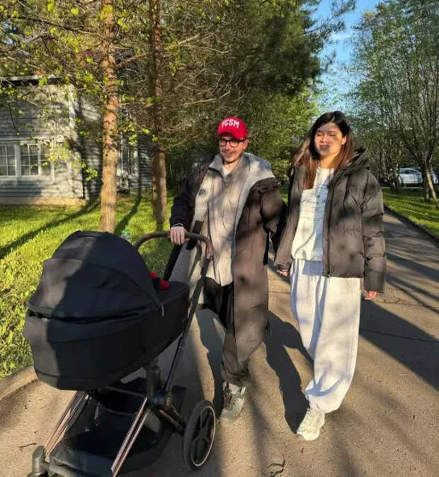 Александр Петров с женой и сыном