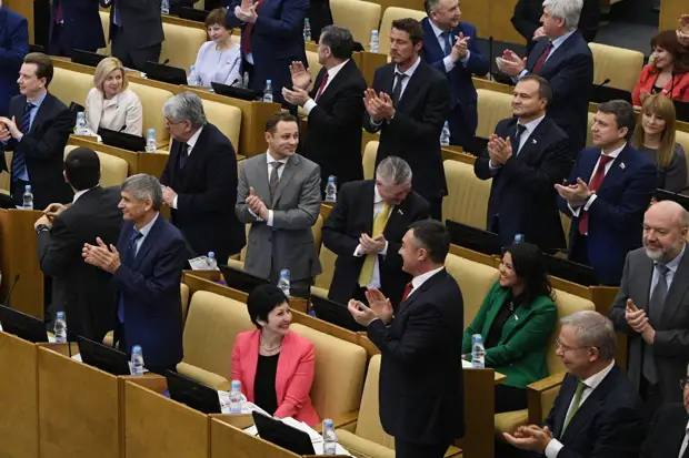ГосДума утвердила сокращение расходов на медицину и социальную поддержку россиян