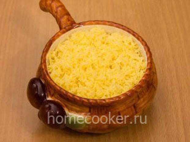 Жюльен с курицей и грибами Posypaem syrom 2 300x225 Жюльен с курицей и грибами
