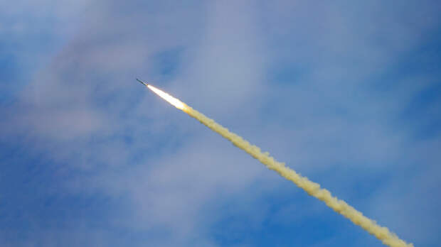 Минобороны РФ заявило об ударах по аэродромам и объектам ТЭК Украины