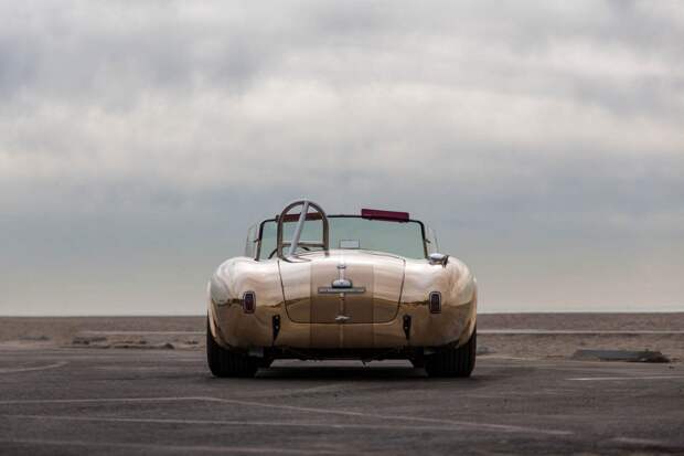 Полностью бронзовая реплика Shelby Cobra