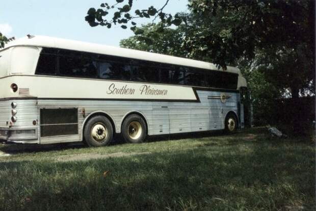 01 Eagle Bus