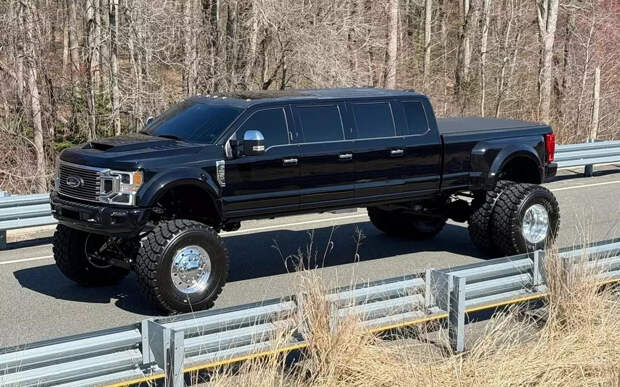 Зверский аппетит: шестидверный монстр Ford F-450 кушает бензина на $1000 за раз