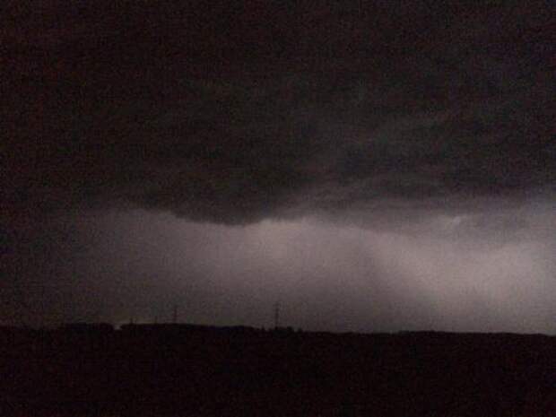 ураган ночью. москва сити гроза. молния над городом. ураган гроза ночью. черная гроза.