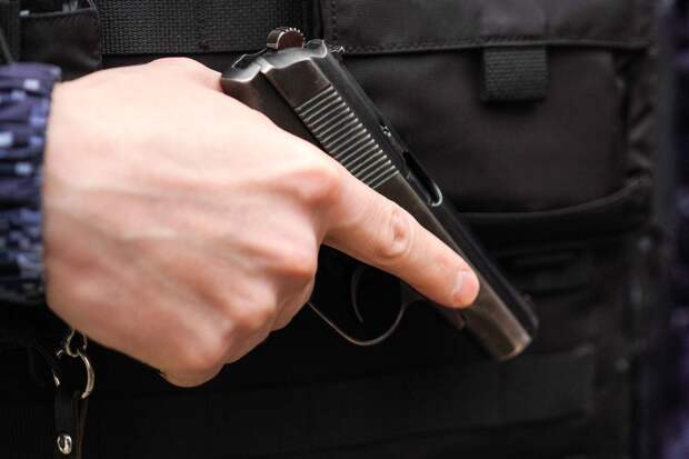 Песков: спецслужбы РФ должны обеспечивать безопасность военных Минобороны