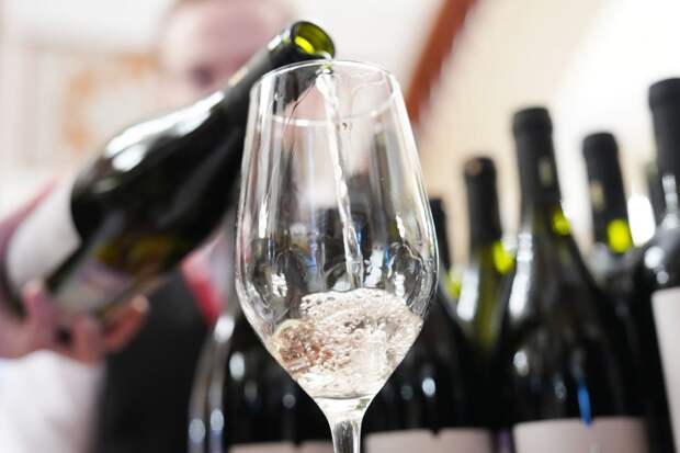 Франция выпала из тройки европейских поставщиков вина в РФ