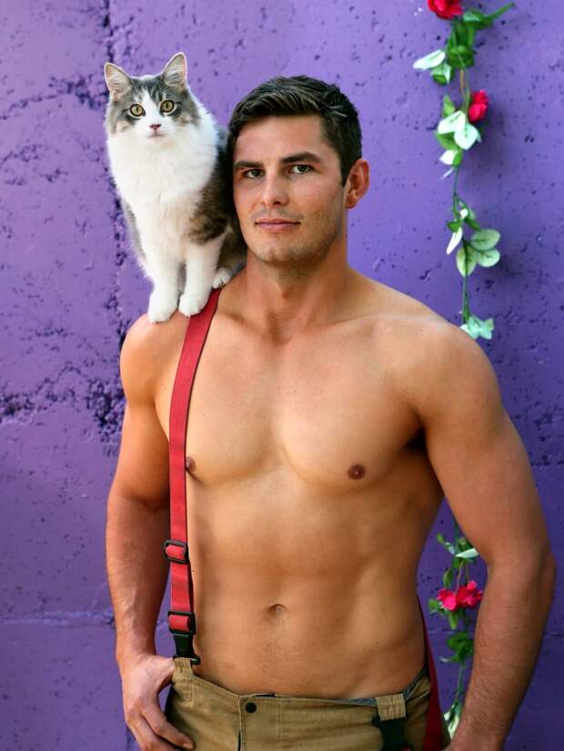 shirtless-australian-firefighters-cat-dog-animal-calendars (5).jpg