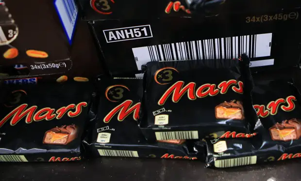 Больше никакого "райского наслаждения": Компания Mars уводит из России десятки брендов