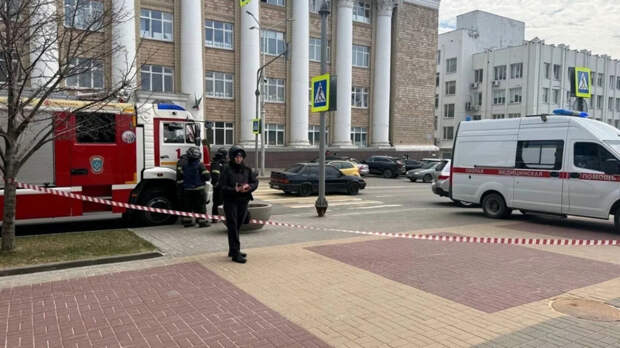 Беспилотник атаковал здание правительства Белгородской области