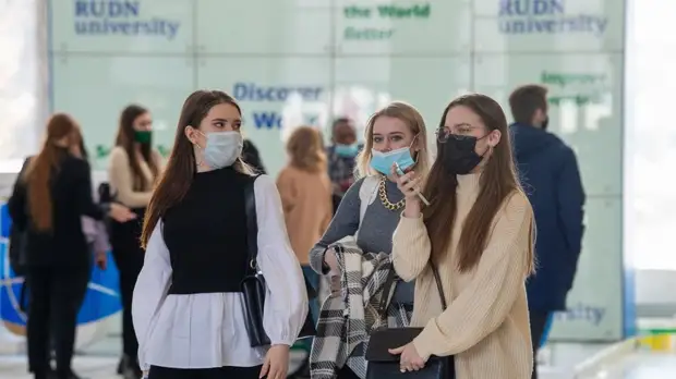 В Совфеде оценили инициативу о снижении ставки НДФЛ для работающих студентов