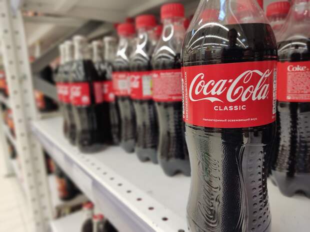 Ушедшая из России Coca-Cola вновь подала заявки на регистрацию своих брендов