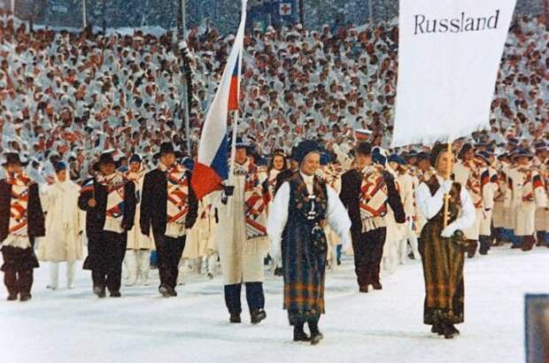 Торжественное шествие команды России на церемонии открытия XVII зимних Олимпийских игр