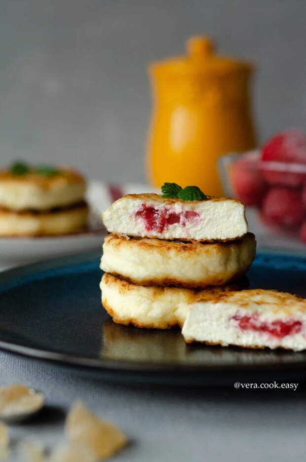 Сырники с ягодной начинкой Сырники, Рецепт, Творог, Кулинария, Длиннопост