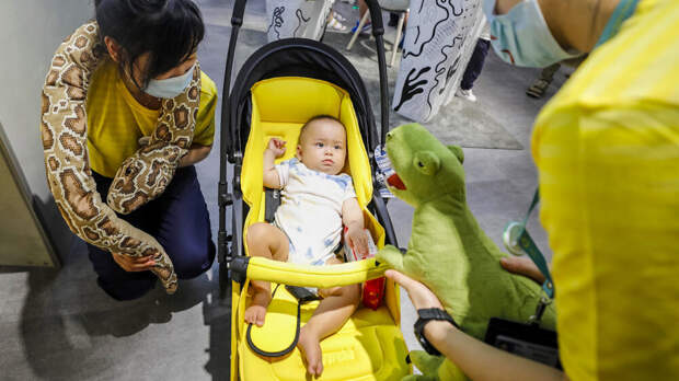 Китай обложил презервативы налогом для повышения рождаемости