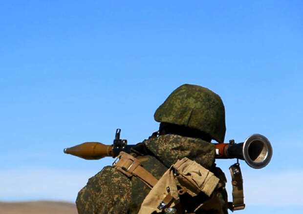 На Сахалине гранатометные расчеты армейского корпуса ВВО поразили условного противника