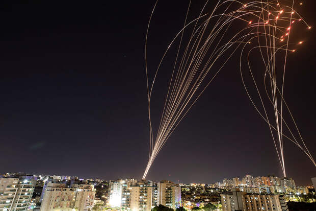 Kan: в Тель-Авиве из-за обстрела из Ирана повреждена железнодорожная станция